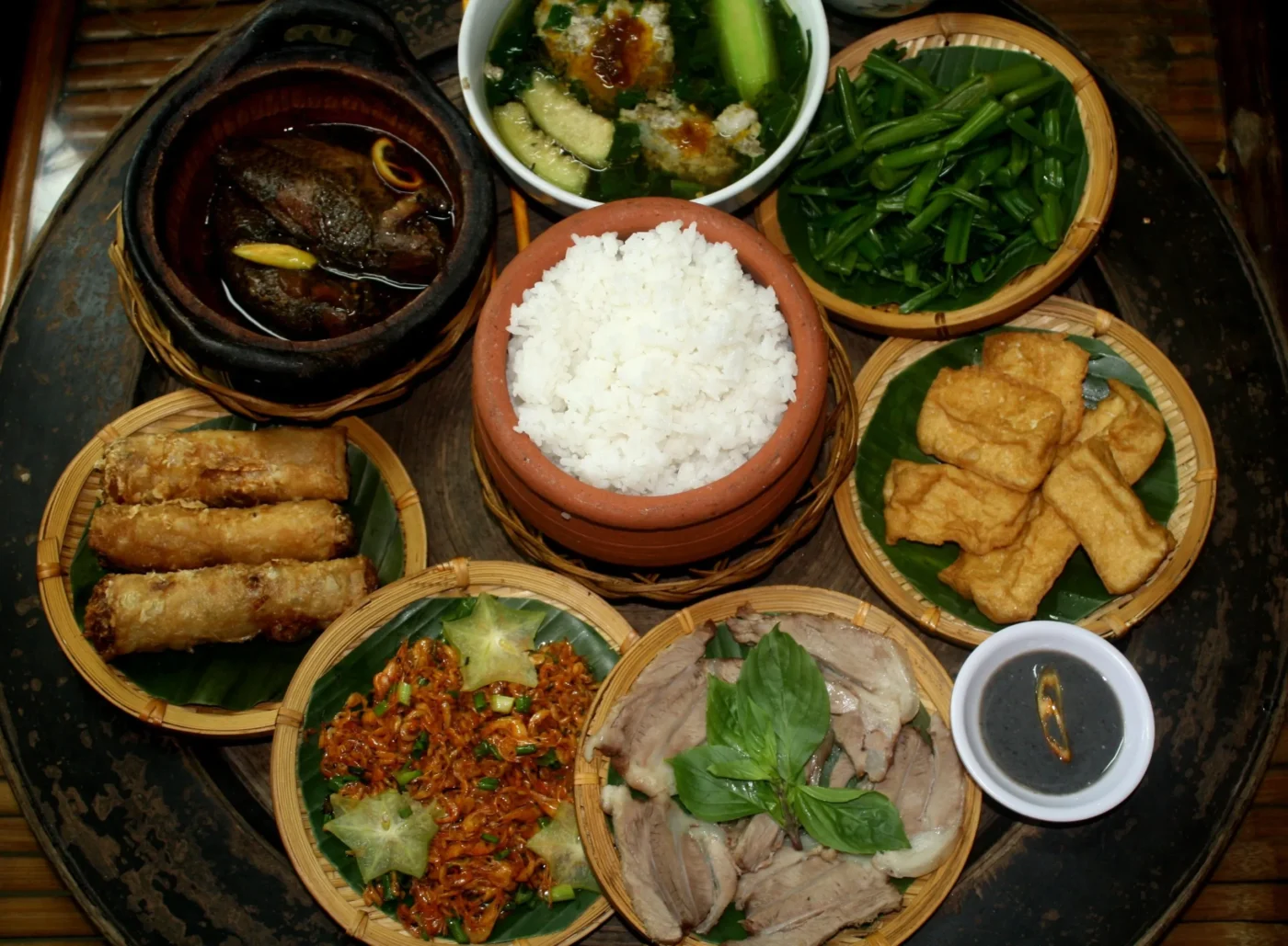 Các Món Cơm Quen Thuộc
