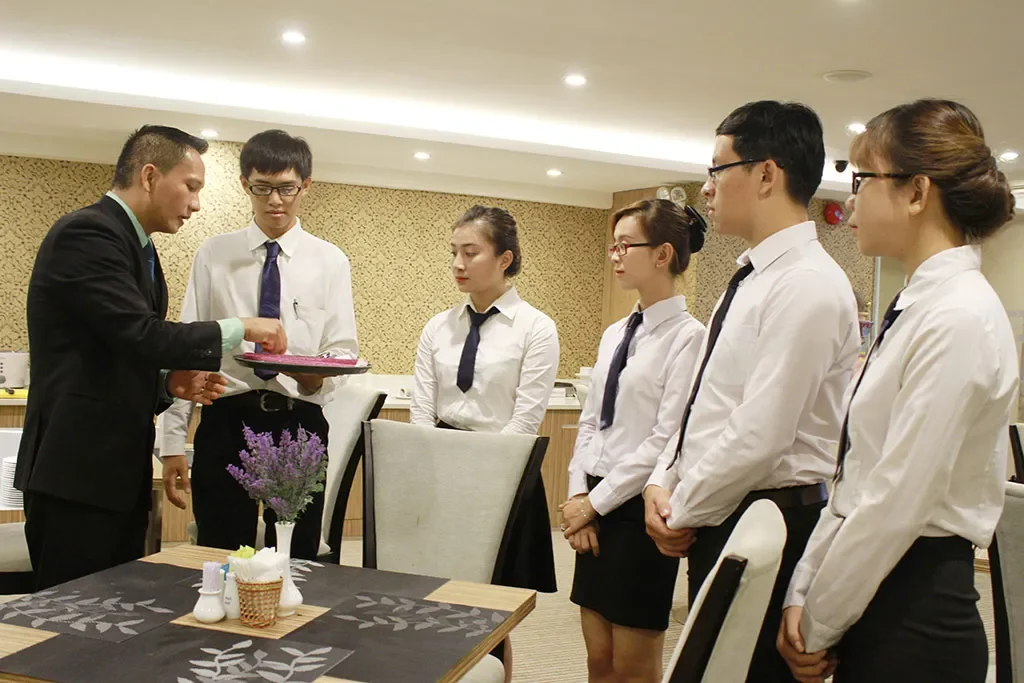 Tại sao tuyển dụng và quản lý nhân viên nhà hàng lại quan trọng?